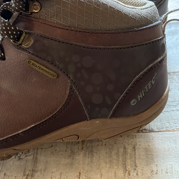 Hi-Tec brand waterproof hiking boots  womens size 6 - Picture 6 of 6